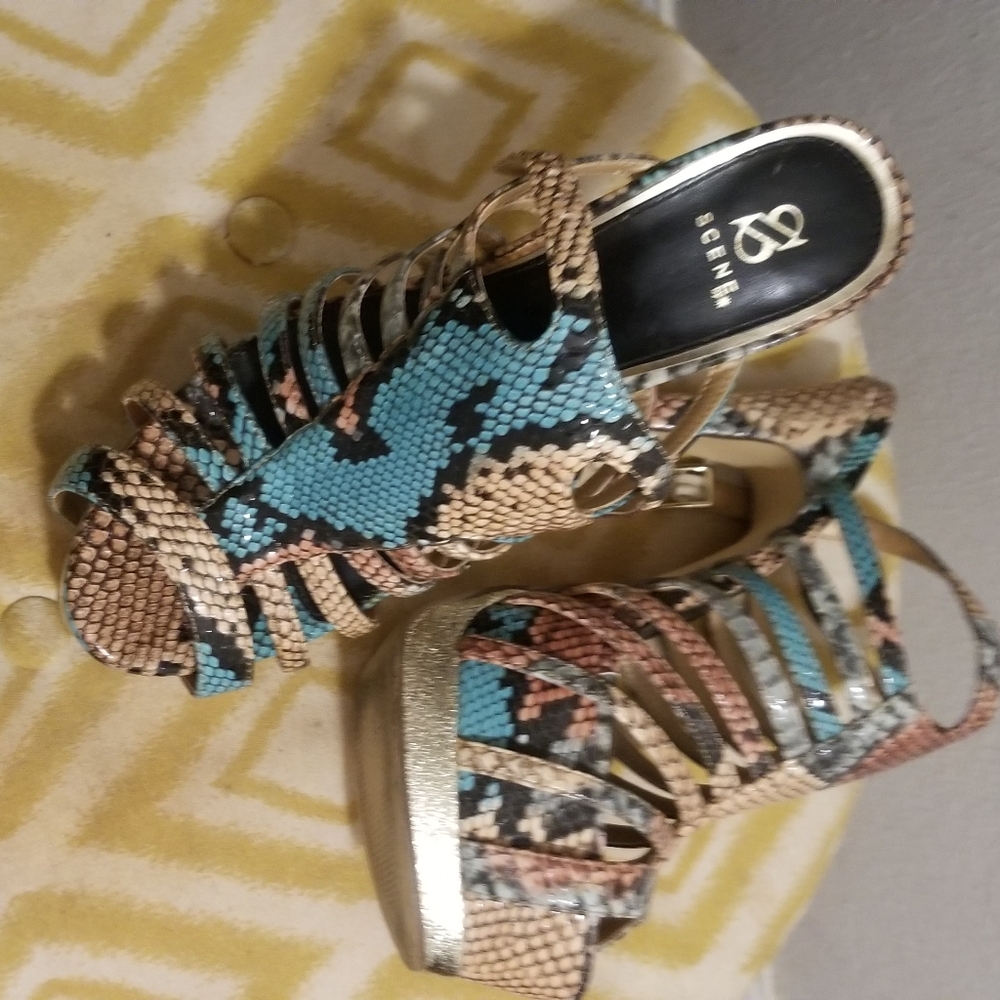 Heels - Picture 2 of 4